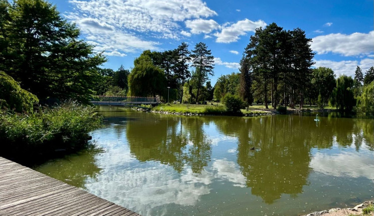 Středa bude v Královéhradeckém kraji s třicítkami, o víkendu bude teplotně spíš jaro