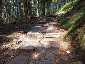 Turisté v Krkonoších za sebou nechávají odpadkovou spoušť, těm slušným to otráví výlet