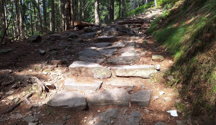 ANKETA: Turisté za sebou nechávají odpadkovou spoušť, těm slušným to otráví výlet