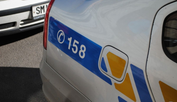 Opilý řidič s 3,5 promile boural v Hradci Králové, z místa nehody rychle zmizel