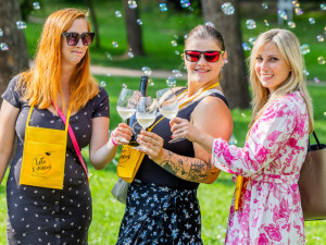 Hradec se loučí s prázdninami ve velkém stylu: víno, dronová show, Ameriky i hvězdná podívaná