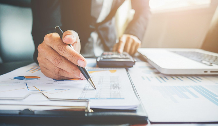 Ekonomický sentiment v srpnu posílil díky růstu podnikatelské důvěry