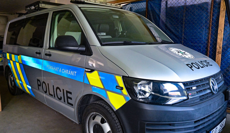 Žena se po příliš rychlé jízdě vydávala za svoji sestru, teď jí hrozí vězení