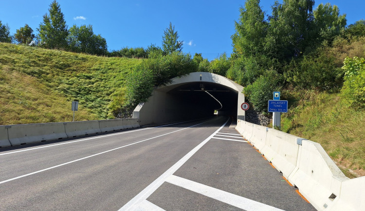 Úleva pro řidiče. Po půlnoci se otevře opravený úsek na I/38 včetně tunelu