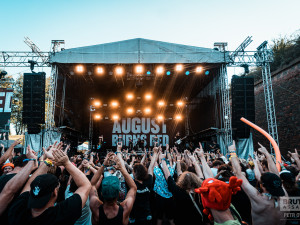 Kultura pod křídly kraje: finanční jistotu dostal metal, jazz i bitva u Chlumce
