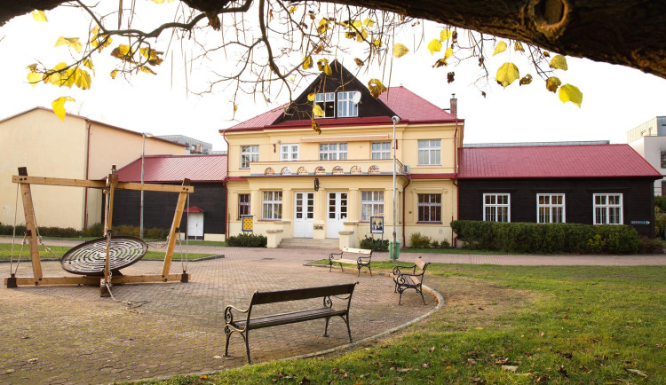 Hradecké Divadlo Drak uvede v sezoně 2025/2026 tři premiéry. První bude 11. října