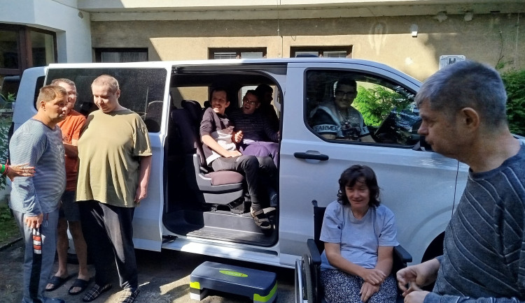 Na silnice v novém a bezpečněji. Klienti brodského Úsvitu se radují z velkého auta