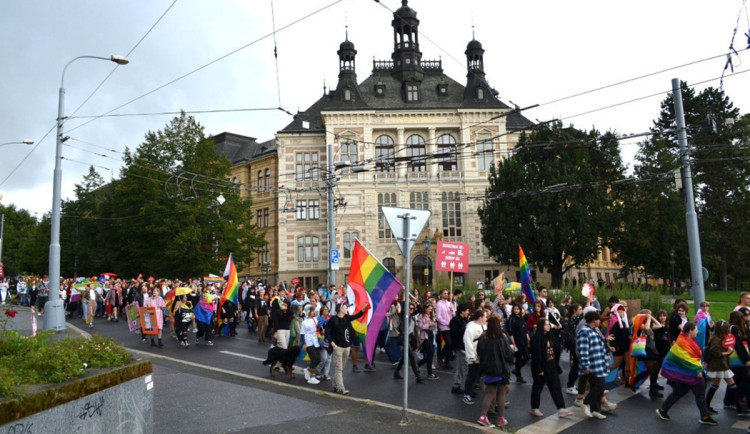 Začíná Pilsen Pride, nabízí přednášky i poezii. Vrcholem bude Průvod hrdosti