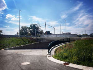 Hradecká Mileta mění tvář: průjezd otevřen, podchod a cyklostezka na spadnutí