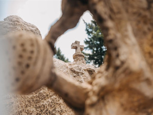 Hořice se dočkají opravené vstupního portálu na hřbitov