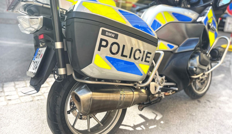 Kamarádství za všechny prachy, seniorka z Hradce přišla o všechny úspory