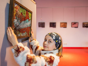 Je jí teprve devět, fotí skoro jako táta profesionál, Anežka z Hradce vyjde zítra s kůži na trh
