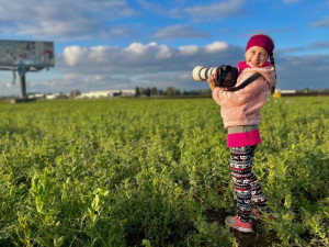 Je jí teprve devět, fotí jako profesionál, devítiletá Anežka z Hradce přestaví zítra svou tvorbu