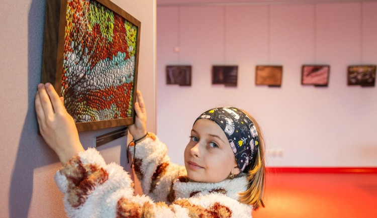 Je jí teprve devět, fotí jako profesionál, devítiletá Anežka z Hradce přestaví zítra svou tvorbu