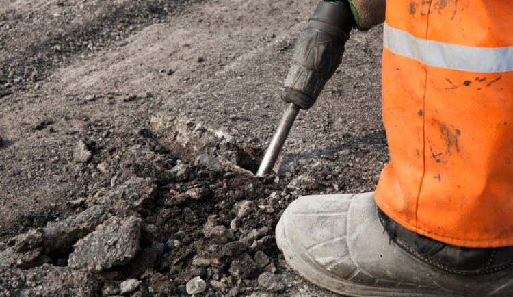 Hradecký kraj chystá rozšíření silnice z Častolovic do zóny Solnice-Kvasiny