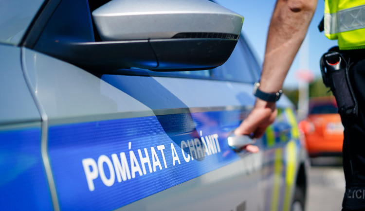 Nehoda motorkářů u Kunžaku, pro zraněné letěl vrtulník
