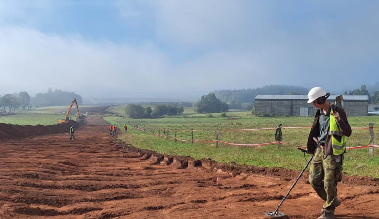 V trase budoucí D11 u Trutnova se našel hromadný hrob vojáků z bitvy roku 1745