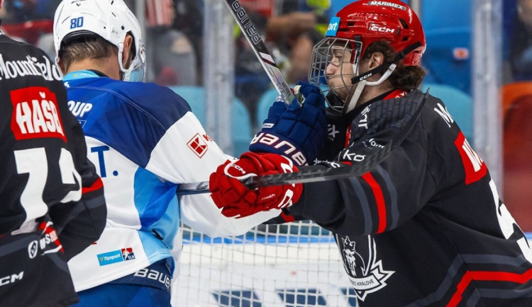 Hradečtí Lvi vedli 3:0, Kometa v poslední třetině pětkrát rozvlnila hradeckou síť