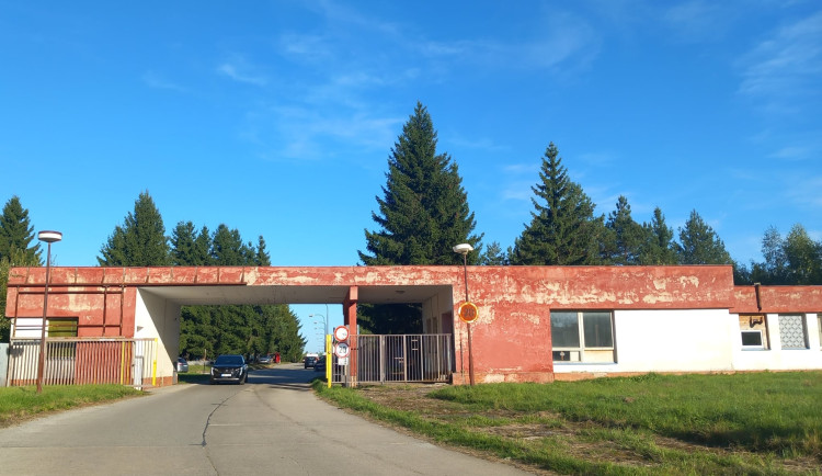 Návrat armády do kasáren v Pístově čtenáři Jihlavské Drbny vítají, ukázala anketa