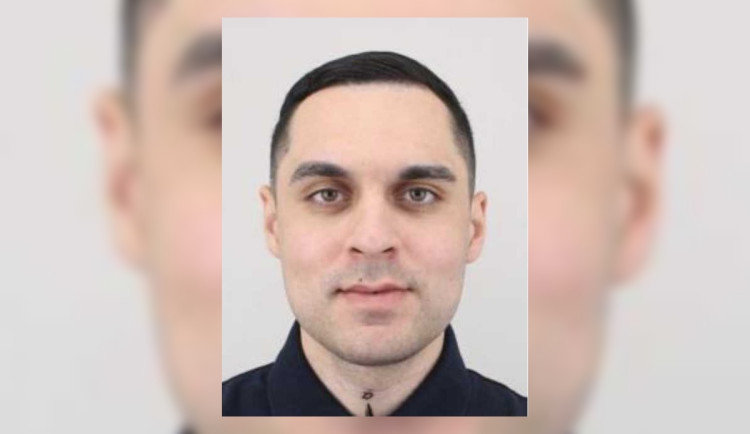 Policie pátrá po muži podezřelém z pokusu o vraždu, je ozbrojený a nebezpečný