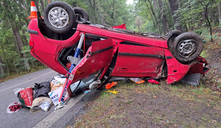 Silnici na Jindřichohradecku uzavřela tragická nehoda. Spolujezdkyně zemřela