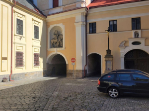 Jaroměř má opravené fasády. Kostel, věž i fara znovu zazářily