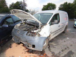 Řidič v Hradci neměl papíry ani pojištění auta, zato nadýchal přes čtyři promile