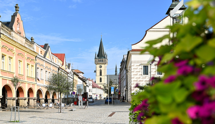 Dvůr Králové zavádí Tichou linku. Na úřadu pomůže sluchově postiženým