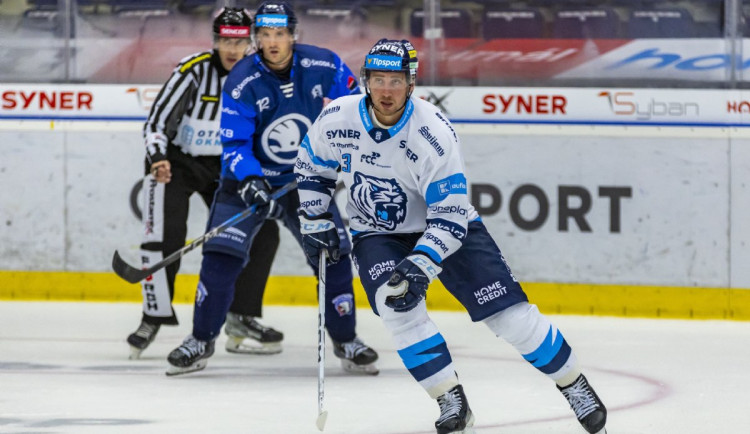 Vlach se zotavuje z vážného zranění. Už můžu trochu otáčet hlavou, usmívá se