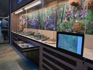 Nová expozice v Archeoparku Všestary. Otestujte pravěk s AI a starými nástroji