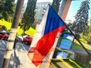 Začíná druhý volební den. Lidé dnes zvolí nové poslance