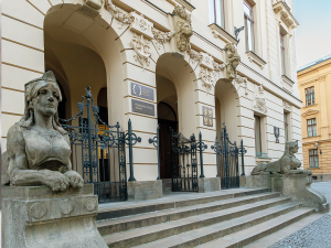 Opravy interiérů historické budovy Pedagogické fakulty UHK stály přes 400 milionů