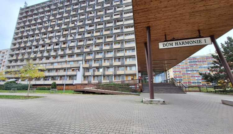 Hradec Králové má tři nabídky v půlmiliardovém tendru na opravu domu pro seniory