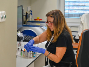 Hradecký kraj otevřel v Oblastní nemocnici Trutnov novou budovu laboratoří