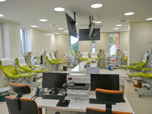 Hradecký kraj otevřel v Oblastní nemocnici Trutnov novou budovu laboratoří