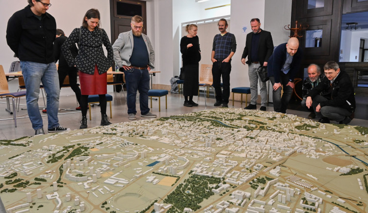 FOTO: Projekt Panelova křísí podobu normalizační Ostravy