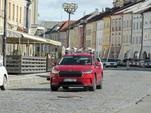Hradec Králové nasazuje do ostrého provozu auto, které bude kontrolovat parkování