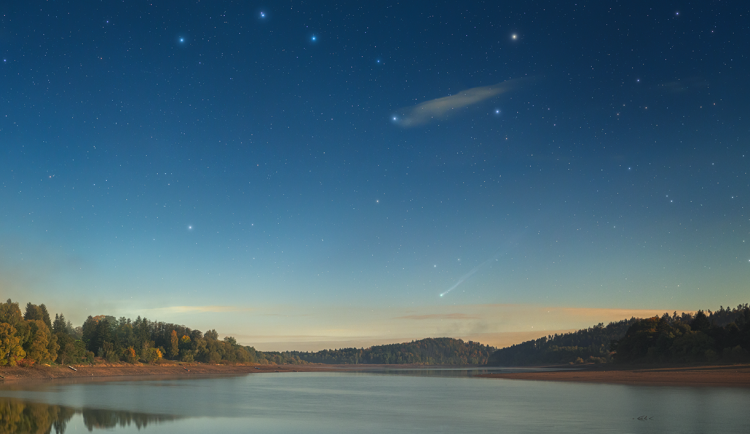 Po 1350 letech nastane jedinečná podívaná. Kometa Lemmon se blíží k Zemi