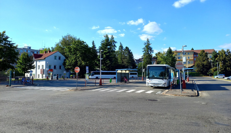 Dvůr Králové vybral firmu, která postaví nový autobusový terminál