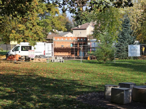 Dvůr Králové pokračuje v obnově parku. První etapa pokračuje podle plánu