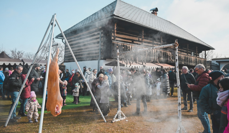 Šrámkův statek získal unikátní chlebovou pec. První pečení se uskuteční 2. listopadu