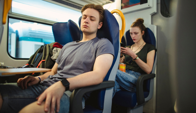 Výluka mezi Jaroměří a Hradcem Králové: od 4. do 6. listopadu nahradí vlaky autobusy