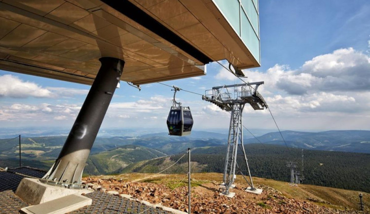 Na Sněžku od zítřka leda po svých, lanovka nepojede