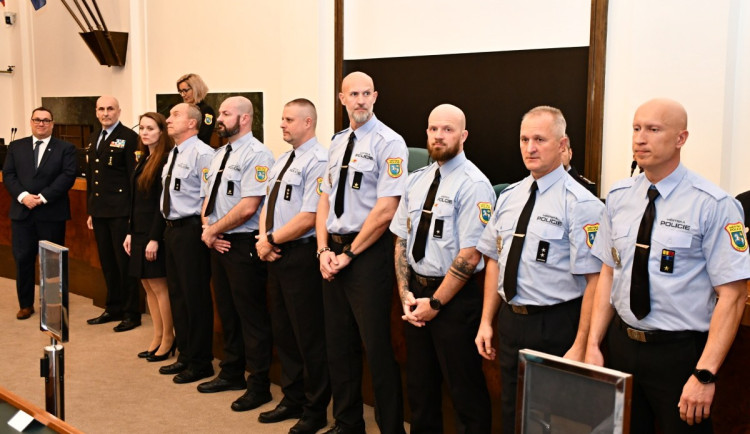 Primátor ocenil oddanost ostravských strážníků. Někteří slouží přes 30 let