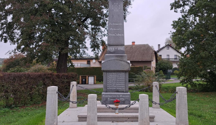 Pomník padlým ve Zboží prošel kompletní obnovou. Dvorská radnice investovala přes půl milionu