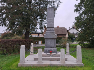 Pomník padlým ve Zboží prošel kompletní obnovou. Dvorská radnice investovala přes půl milionu