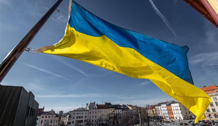 ANKETA: Zůstane na radnici ukrajinská vlajka? Zastupitelé Jihlavy dlouze diskutovali