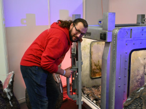 Pro seriál Alien: Earth vytvořil několik boxů i vajec. A některá se i hýbou!