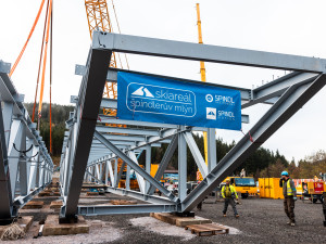 Unikátní mostní konstrukce začala propojovat areály Medvědín a Svatý Petr v Krkonoších