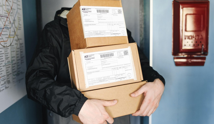 Na Hustopečsku se šíří podvodné zásilky na dobírku, před Vánoci jich přibývá